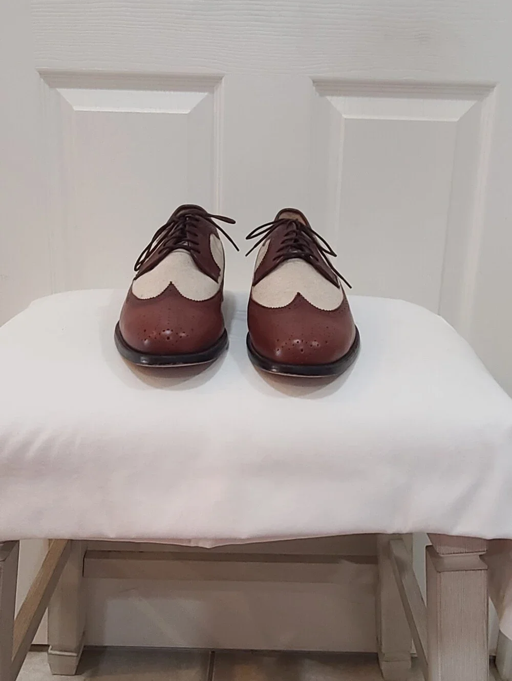 Leather Classics Men's Two-Tone Brown and Cream Wingtip Oxfords Vintage - Picture 5 of 16